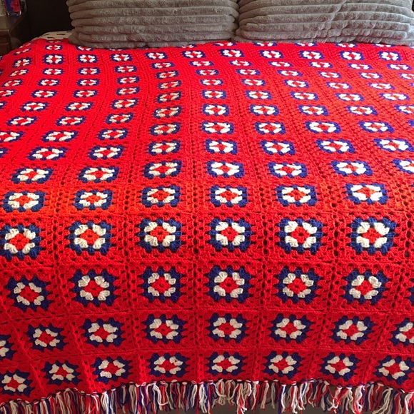 Americana Patriotic Granny Square Vintage Blanket - Picture 3 of 7